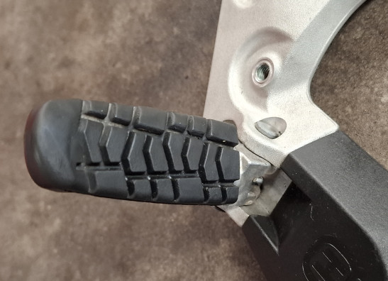 Main step holder left Husqvarna Vitpilen 701 