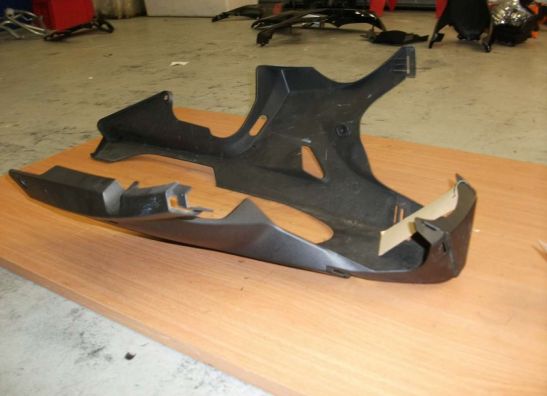 Cowl under Honda CBR Fireblade