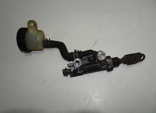 Rempomp achter Yamaha XJ 600 Diversion