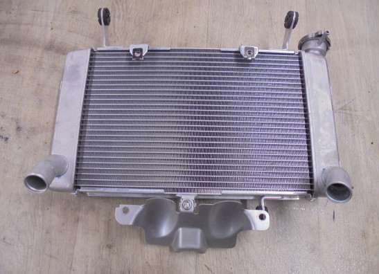 Radiateur Suzuki GSX 8R