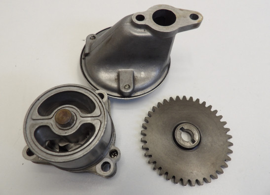 Oil pump Suzuki Gv 1400 cavalcade