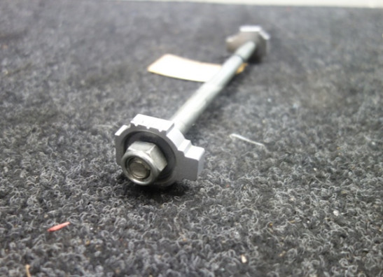 Hinterradachse KTM RC 390