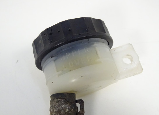 Rempomp achter Kawasaki ER 6