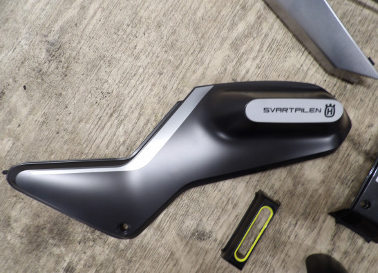 Complete kuipset Husqvarna Svartpilen 125