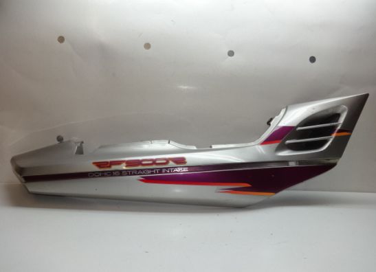 Rechter achterkant Suzuki RF 900