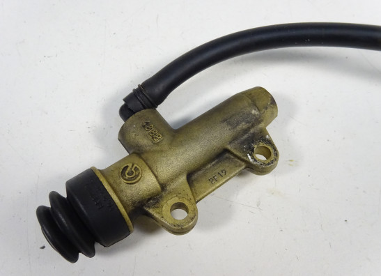 Rempomp achter Ducati monster 600