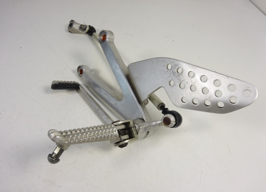 Fussrastetrager vorne links Yamaha YZF R1