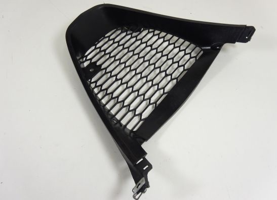 Cowl V shape under Suzuki GSX R 1000