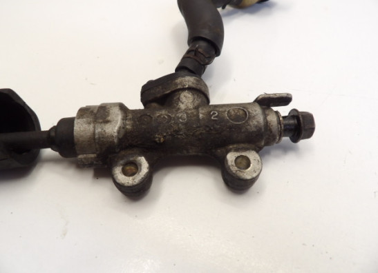 Rempomp achter Honda VT 1100