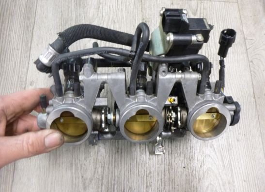 Gasklephuis Triumph Street Triple 675