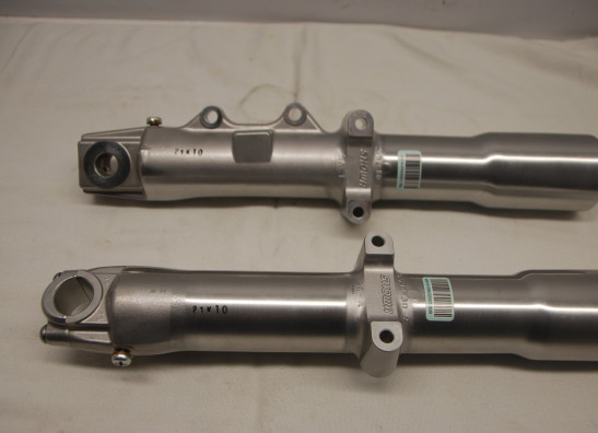 Fork pipe outside Harley Davidson Softtail