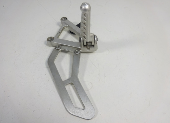 Main step holder right Aprilia RSV 1000