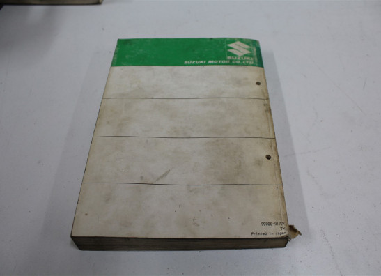 Parts book Suzuki GT 250