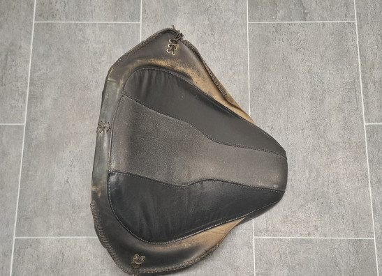 Zadel Harley Davidson FLSTN Deluxe