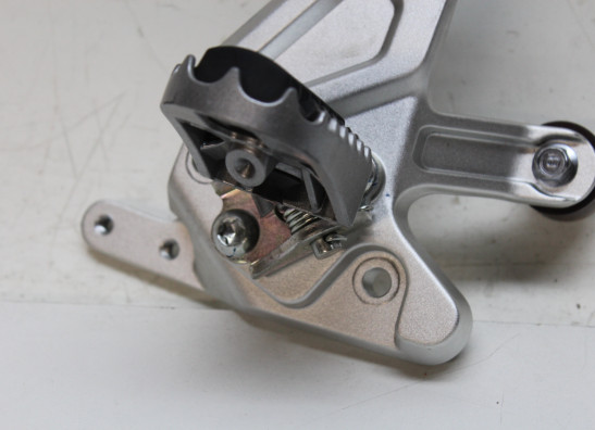 Fussrastetrager vorne links Yamaha Tenere 700