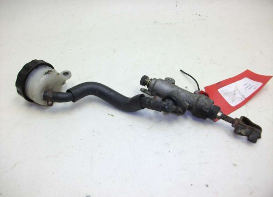 Rempomp achter Honda CB 500