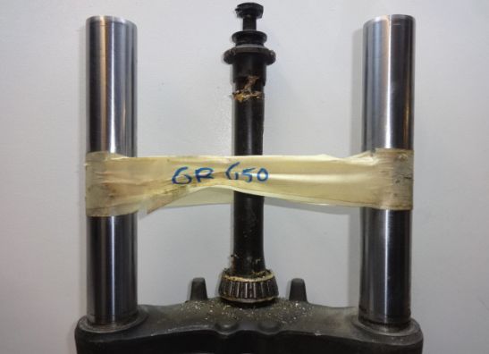 Voorpoten Suzuki GR 650