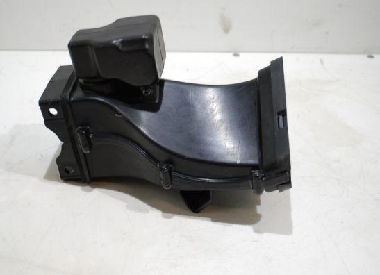 Air intake center Suzuki GSX R 750