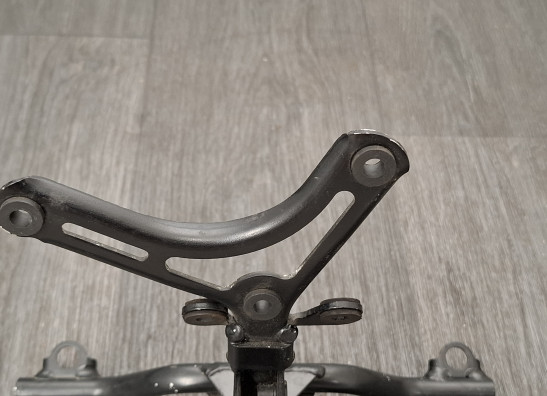 Upper cowl Stay Suzuki GSX R 600