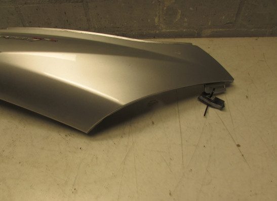 Rechter achterkant Aprilia Sportcity 125