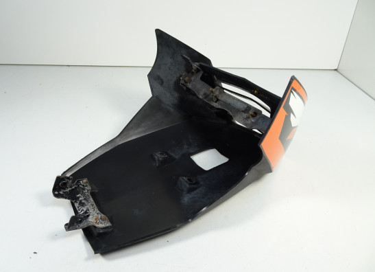 Cowl under KTM 125 Duke