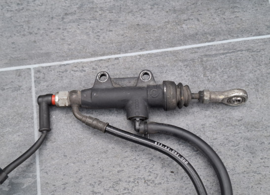 Rempomp achter KTM 1290 Super duke