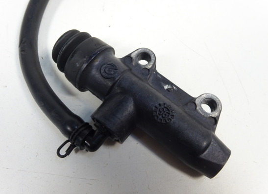 Rempomp achter Ducati monster 600