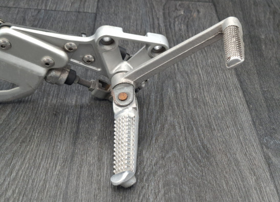 Main step holder right Suzuki GSX R 750