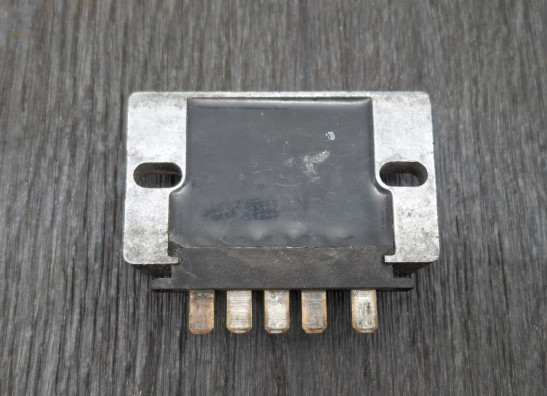 Spanningsregelaar Suzuki GS 700