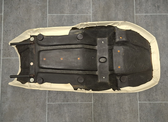 Zadel Suzuki GSX 750