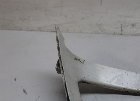 Cowl V shape under Kawasaki ZXR 750