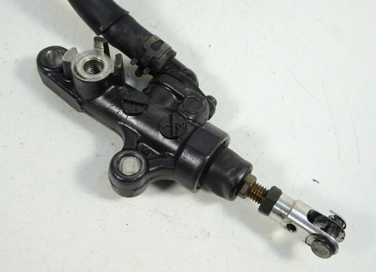 Rempomp achter Yamaha YZF R1