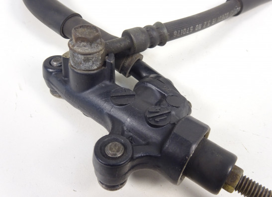 Rempomp achter Yamaha TDM