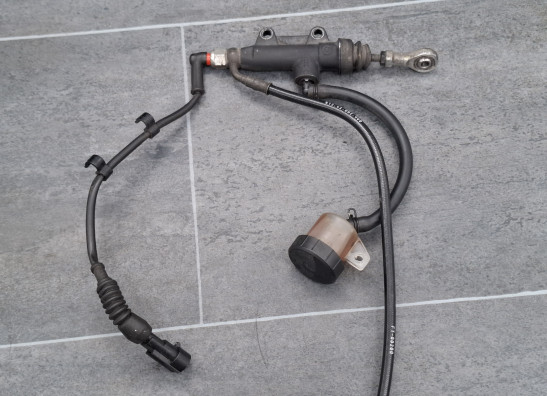 Rempomp achter KTM 1290 Super duke