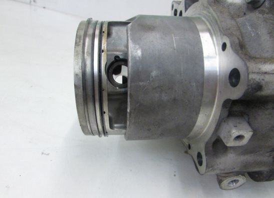 Cilinderkop Aprilia RSV 1000