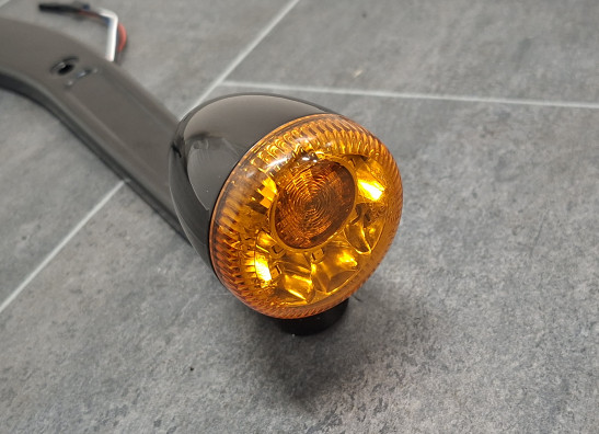 Linker achterkant Harley Davidson FXBB Street Bob