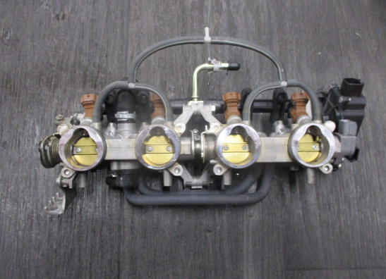 Gasklephuis Suzuki GSR 750