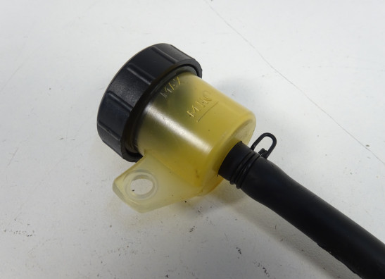 Rempomp achter Ducati ST4