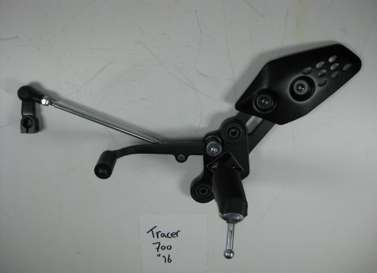 Fussrastetrager vorne links Yamaha Tracer 700