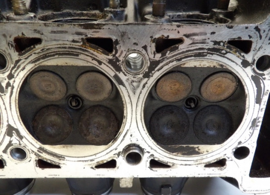 Cylinder head Kawasaki GPZ 900