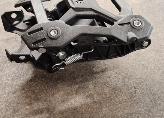 Geweih  Verkleidungshalter Voge 900 DSX