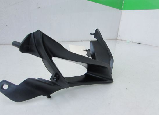 Cowl upper below Suzuki GSX R 750