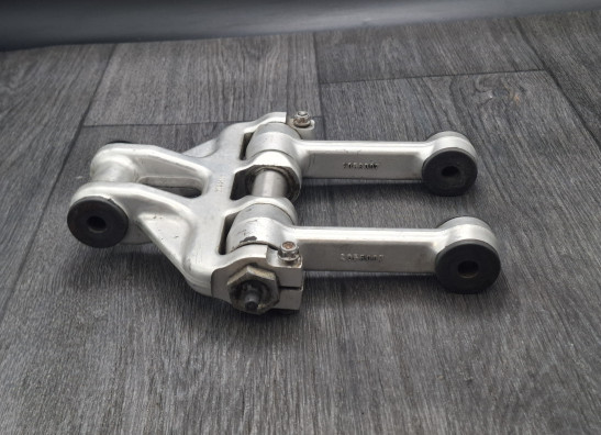 Link systeem achterveer Triumph Trident 900