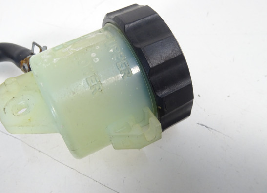 Rempomp achter Yamaha FJR 1300