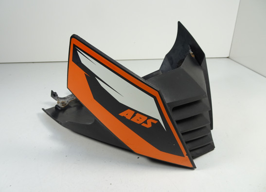 Cowl under KTM 125 Duke