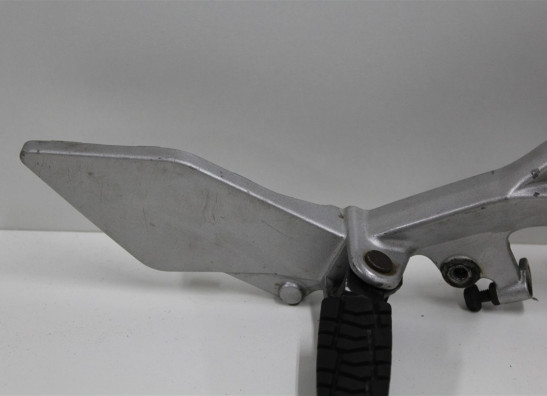 Fussrastetrager vorne rechts KTM 200 Duke