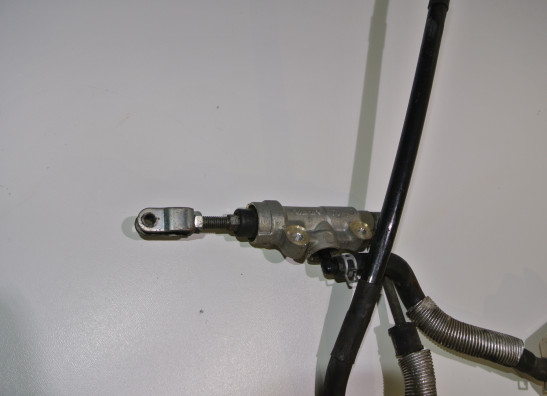 Rempomp achter Suzuki XF 650 Freewind