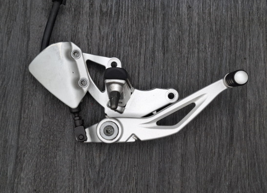 Fussrastetrager vorne rechts BMW R 1200 R