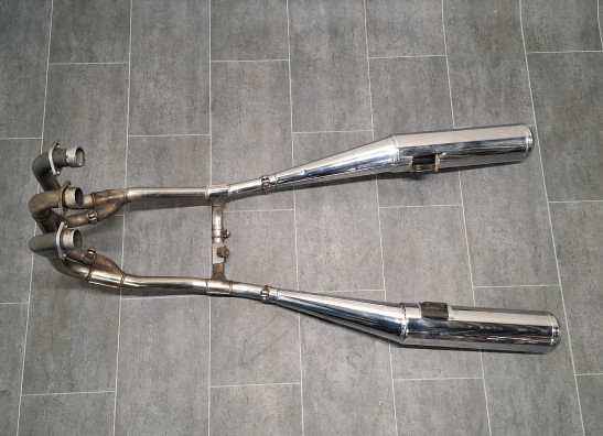 Uitlaat Triumph Trident 900