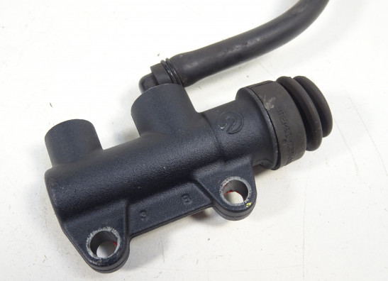 Rempomp achter Ducati monster 796